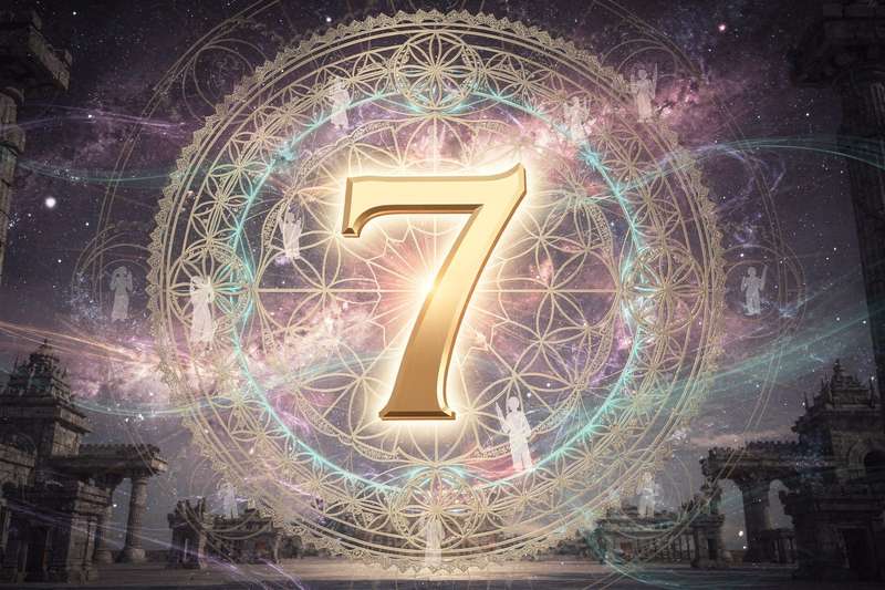 Mystische Symbole und die Zahl Sieben in leuchtenden Farben, die spirituelle Erleuchtung und tiefe innere Weisheit repräsentieren.