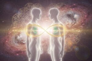 Seelenverwandte: Zeichen, Arten & spiritueller Leitfaden zur Seelenverbindung
