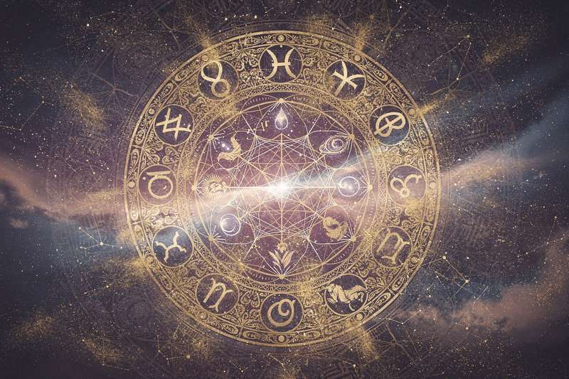 Darstellung der drei Kardinalzeichen Widder, Krebs und Waage mit symbolischen Elementen für Führungsqualitäten und Initiativkraft.