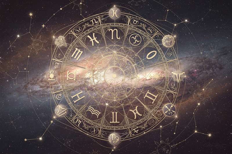 Astrologisches Schaubild zeigt die Planetensymbole von Merkur und Mars mit verbindenden Linien, die ihre kosmischen...