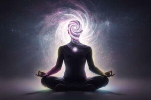 Farbig angeordnete Lebensmittel wie Beeren, Nüsse und Samen auf einem Tisch zur Unterstützung des Kronenchakras.