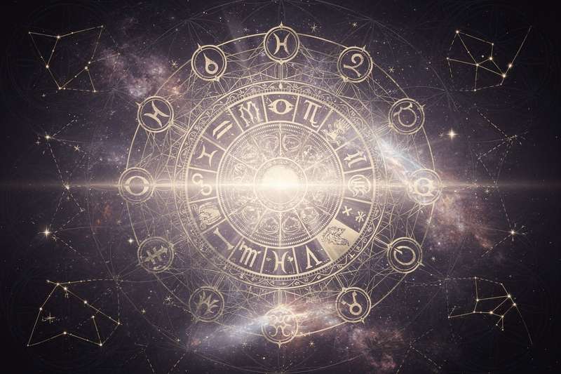 Astrologisches Rad mit zwölf Sternzeichen und ihren symbolischen Darstellungen, die die individuellen emotionalen Bedürfnisse...