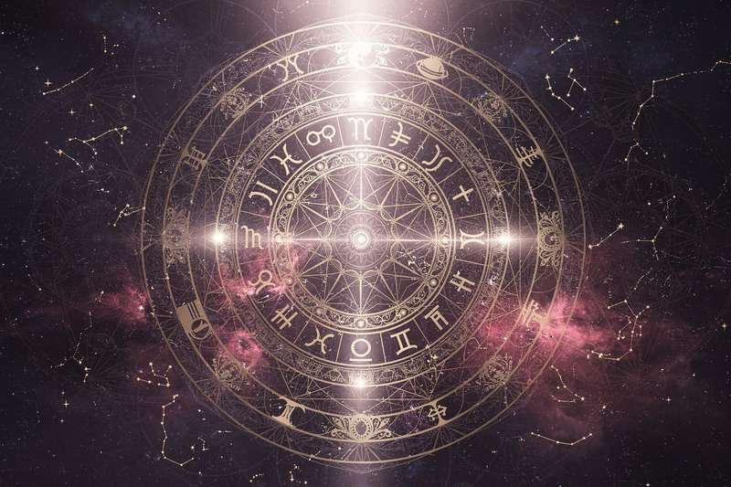 Astrologie-Grafik zeigt die Tierkreiszeichen, die von den Sonnenfinsternissen im September besonders begünstigt werden.