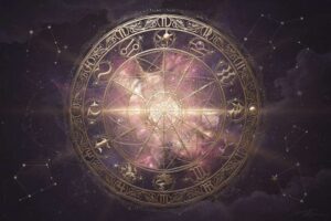Astrologisches Geburtshoroskop zeigt die Position des Midheaven im Sternzeichen Löwe mit symbolischer Darstellung von...